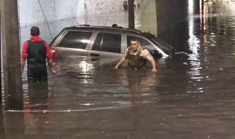 Noticias de Puerto Vallarta | NotiespacioPV | Fallece ahogado automovilista dentro de su vehículo en ZMG