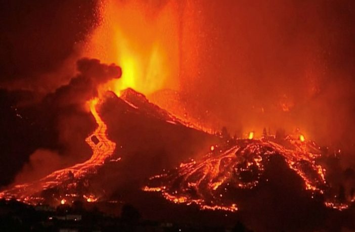 Noticias de Puerto Vallarta | NotiespacioPV | Volcán de La Palma hace erupción en España