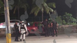 Noticias de Puerto Vallarta | NotiespacioPV | A punta de pistola detienen a presunto ladrón de vehículos
