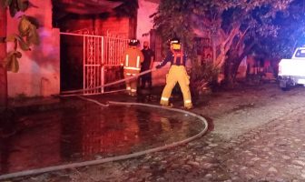 Noticias de Puerto Vallarta | NotiespacioPV | Incendio en la colonia San Esteban; prendieron fuego un colchón
