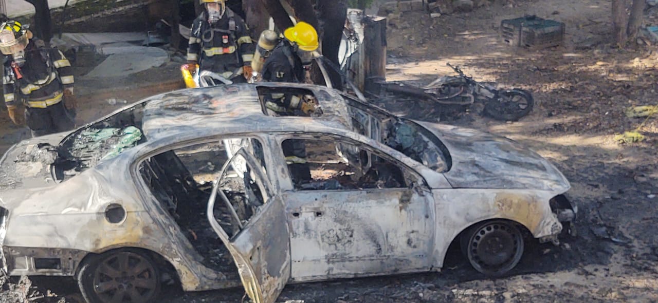 Perdida total: se incendia un vehículo en Bobadilla Noticias de Puerto Vallarta | NotiespacioPV | Perdida total: se incendia un vehículo en Bobadilla