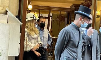 Noticias de Puerto Vallarta | NotiespacioPV | Peña Nieto es captado saliendo de un hotel de lujo en Roma; le gritan "ratero"