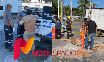 Noticias de Puerto Vallarta | NotiespacioPV | Cae a una alcantarilla mientras realizaba trabajos de mantenimiento
