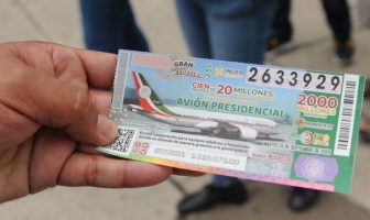 Noticias de Puerto Vallarta | NotiespacioPV | Exigen a jardín de niños que entregue premio de la rifa del avión presidencial