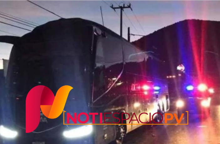 Noticias de Puerto Vallarta | NotiespacioPV | Balean autobús de Banda La Adictiva tras presentación