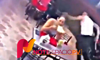 Noticias de Puerto Vallarta | NotiespacioPV | Viral: Durante asalto el novio huye del lugar y ella sigue comiendo pizza