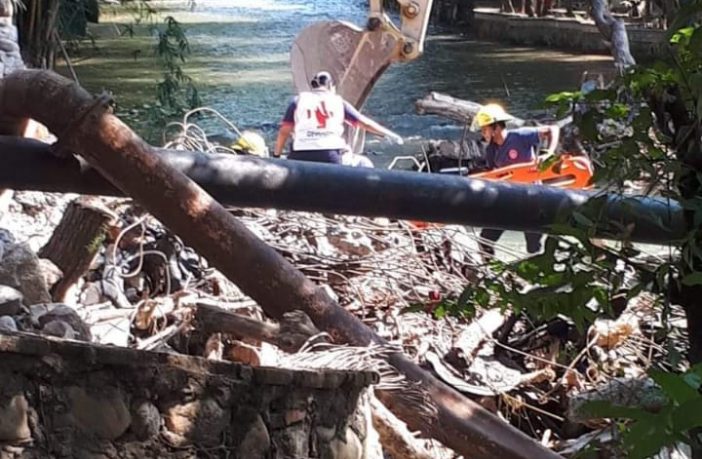 Noticias de Puerto Vallarta | NotiespacioPV | Una viga golpea a dos trabajadores en el Río Cuale