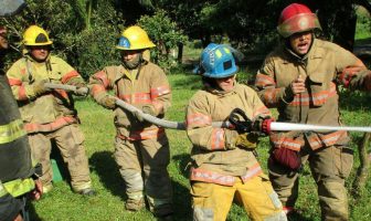 Donan equipo para los bomberos de Bahía de Banderas