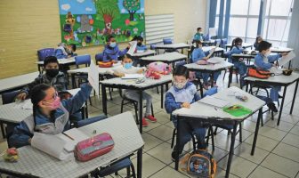 Noticias de Puerto Vallarta | NotiespacioPV | Clases presencial al 100% a partir del 16 de noviembre: Enrique Alfaro
