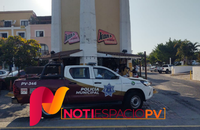 Noticias de Puerto Vallarta | NotiespacioPV | Amagan con arma de fuego a pareja en Plaza Marina