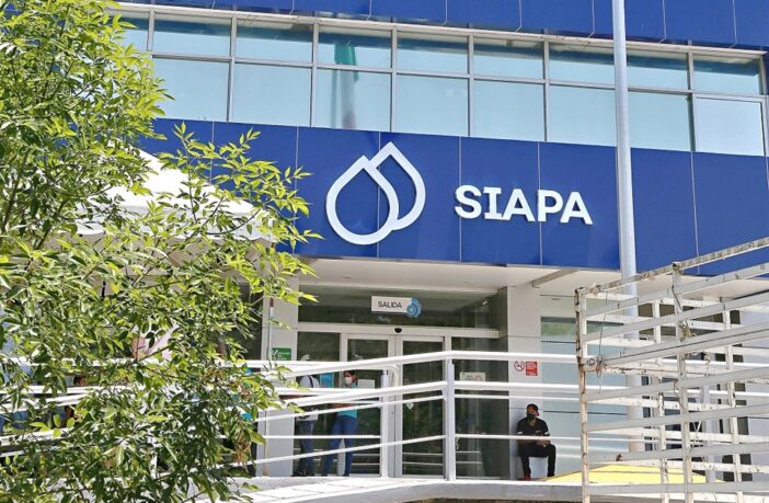 Más de 2 mil millones de pesos de deuda tiene el Siapa