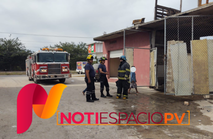 Noticias de Puerto Vallarta | NotiespacioPV | Incendio en Mojoneras; quemaban chatarra y se les salió de control