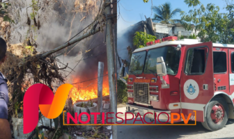 Noticias de Puerto Vallarta | NotiespacioPV | Se registra incendio al interior de un predio en la colonia Educación