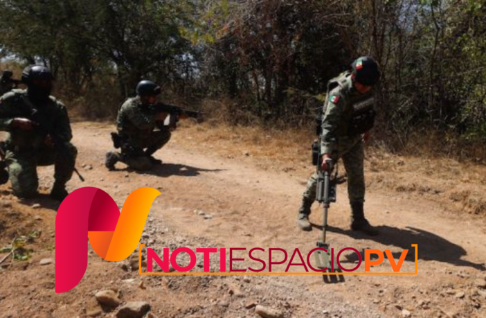 Noticias de Puerto Vallarta | NotiespacioPV | Ejército mexicano pisa con cuidado campo minado en Michoacán