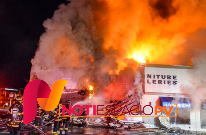 Noticias de Puerto Vallarta | NotiespacioPV | Choca y explota camión con 9 mil 500 galones de combustible frente a edificio en NY