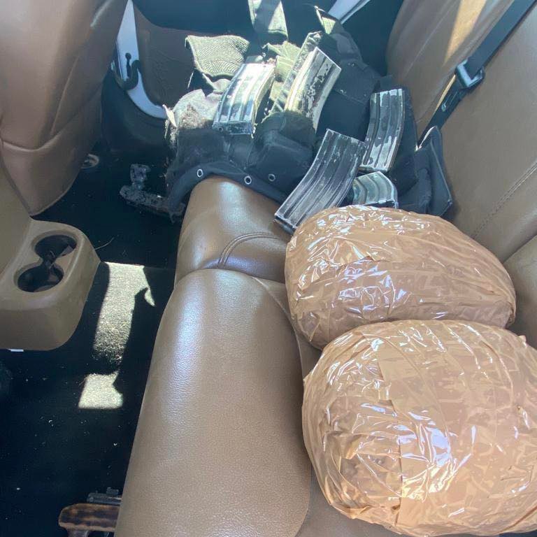 Noticias de Puerto Vallarta | NotiespacioPV | Aseguran vehículo con armas y droga en Mazamitla