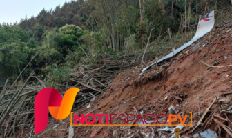 Noticias de Puerto Vallarta | NotiespacioPV | China: Encuentran carteras e identificaciones, pero no hay sobrevivientes