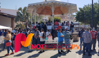 Notiespacio PV | Trabajadores sindicalizados de Puerto Vallarta toman la presidencia municipal