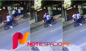 Notiespacio PV | VIDEO. Asaltan a pareja tras hacer retiro en banco; se resisten y les disparan