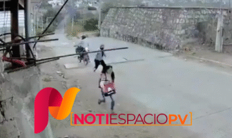 Notiespacio PV | Joven escapa de dos asaltantes en moto en las calles de Oaxaca