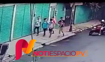 Noticias de Puerto Vallarta | NotiespacioPV | VIDEO: Asaltan a jóvenes a plena luz del día en CdMx