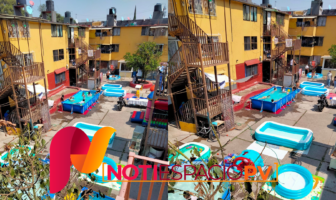 Noticias de Puerto Vallarta | NotiespacioPV | Vecinos de Tepito arman su propio "parque acuático" en unidad habitacional