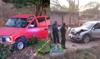 Notiespacio PV | Reportan balacera en la carretera 544; dejaron dos vehículos abandonados