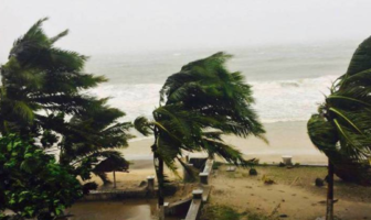 Noticias de Puerto Vallarta | NotiespacioPV | Huracán "Blas" azota el Pacífico Mexicano; se prevén fuertes lluvias