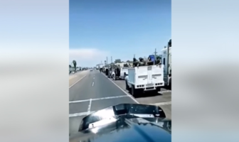Noticias de Puerto Vallarta | NotiespacioPV | Viralizan video de hombres armados en carretera México-Nogales