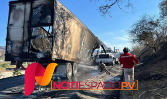 Noticias de Puerto Vallarta | NotiespacioPV | Comando bloquea carretera Santa María del Oro a Valle Juárez