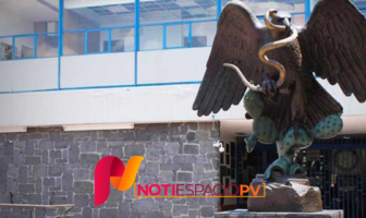 Noticias de Puerto Vallarta | NotiespacioPV | Por una calificación de 8 un estudiante de la UNAM amenaza a maestra y compañeros de clase