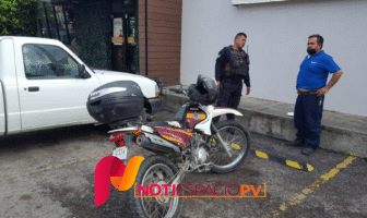 Notiespacio PV | Roban camioneta de empresa refresquera en el estacionamiento de Soriana Pitillal