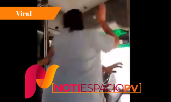 Noticias de Puerto Vallarta | NotiespacioPV | Pasajera le da zapes a chófer de autobús por no bajarla en parada prohibida