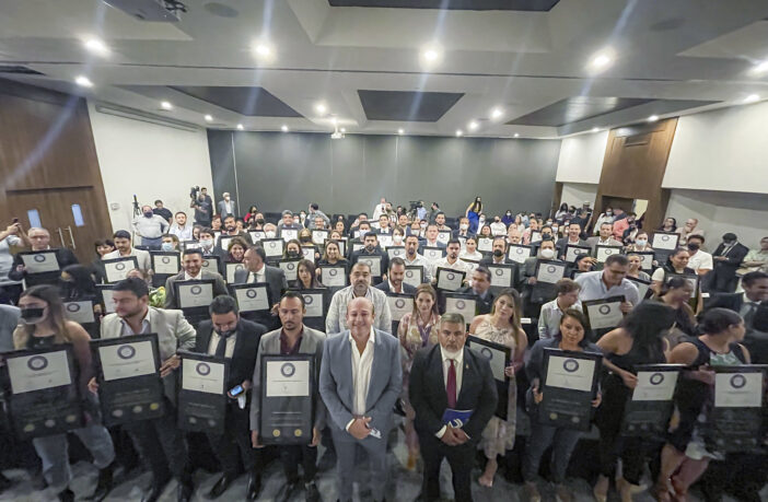 Noticias de Puerto Vallarta | NotiespacioPV | Secretaría de Trabajo e Industriales Jalisco reconocen a 87 empresas con el distintivo Jalisco Responsable