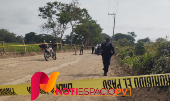 Notiespacio PV | Localizan cuerpo de masculino en una brecha con dirección a Boca de Tomates