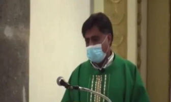 Noticias de Puerto Vallarta | NotiespacioPV | "Cosas del demonio"; sacerdote se hace viral por discurso homofóbico