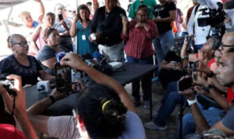 Noticias de Puerto Vallarta | NotiespacioPV | Familias de mineros piden ayuda de expertos extranjeros y la renuncia de coordinadora de Protección Civil