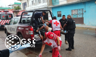 Noticias de Puerto Vallarta | NotiespacioPV | Detienen a sujeto por amenazar transeúntes con arma blanca en Pitillal