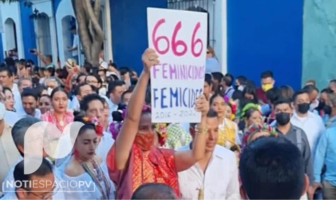 Noticias de Puerto Vallarta | NotiespacioPV | Mujeres engañan a gobernador de Oaxaca para tomarse "selfie" con cartel que señala feminicidios