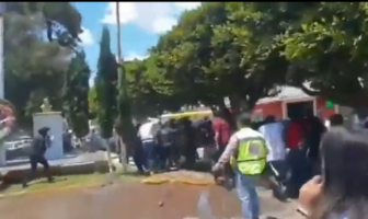 Noticias de Puerto Vallarta | NotiespacioPV | Ciudadanos atacan a alcaldesa por obra fallida que causó dos muertos en Puebla