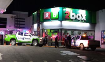 Notiespacio PV | Ladrones madrugan y se llevan caja registradora del 2Box con 10 mil pesos.