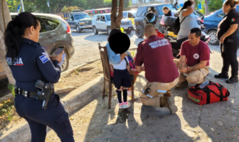 Notiespacio PV | Motociclista atropella a mujer y a su hija en la colonia Santa María