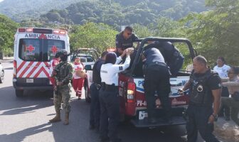 Notiespacio PV | Mujer intentó lanzarse del puente del Río Cuale