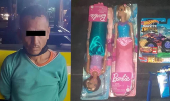 Monterrey: Hombre es detenido por robar muñecas previo a la navidad