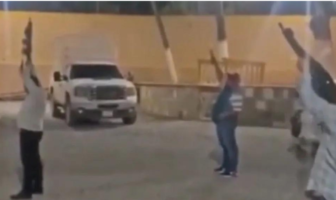Noticias de Puerto Vallarta | NotiespacioPV | VIDEO: Funcionario de SLP dispara al aire durante festejos de Año Nuevo; lo cesan del cargo