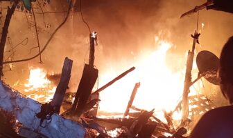 Notiespacio PV | Incendio consume humilde vivienda en Lomas de Enmedio