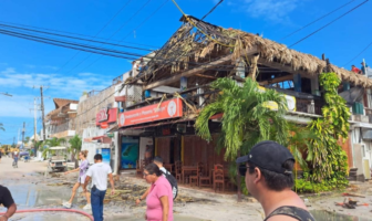 Noticias de Puerto Vallarta | NotiespacioPV | Incendio en Holbox consume dos palapas; Casa de Cultura y pizzería con daños