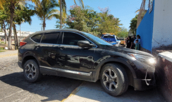 Notiespacio PV | Conductora impacta contra puente en el libramiento Luis Donaldo Colosio dos veces