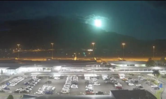 VIDEO: Cae meteorito cerca de aeropuerto en Australia