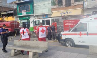 Se incendia la bodega de una tienda ubicada en el centro del Pitillal